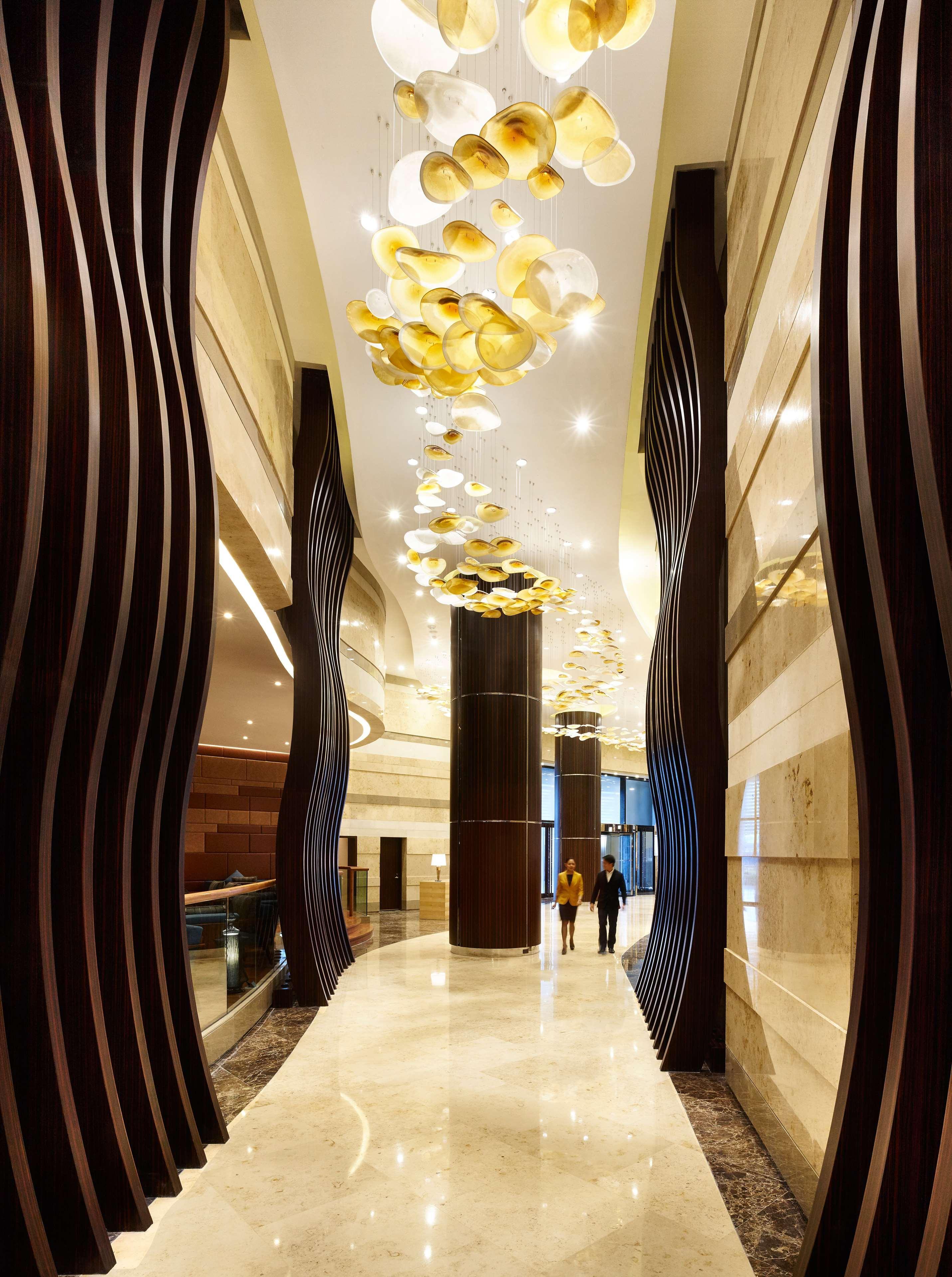 Hyatt Regency Manila City Of Dreams Paranaque City Exterior photo The lobby of the hotel
